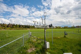 Diese Messgeräte registrieren mit hoher Frequenz (20 Hz) den Gasaustausch zwischen dem Ökosystem und der Atmosphäre bei der Messstation Chamau