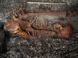 Skelett auf der Fundstelle in Jubuicabeira II