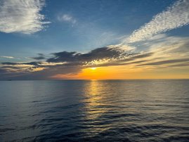 Meer mit Sonnenuntergang