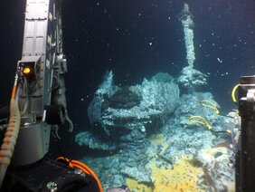 Probennahme unter Wasser an hydrothermalen Quellen