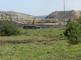 Im Süden Polens (Olkusz) besiedeln Waldbäume spontan ehemalige Bergbaugebiete, die seit dem Mittelalter (links) bzw. seit dem 20. Jahrhundert (rechts) aufgegeben wurden Im Süden Polens (Olkusz) besiedeln Waldbäume spontan ehemalige Bergbaugebiete, die seit dem Mittelalter (links) bzw. seit dem 20. Jahrhundert (rechts) aufgegeben wurden