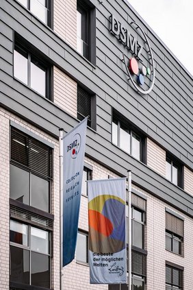 Hauptgebäude des Leibniz-Instituts DSMZ in Braunschweig Hauptgebäude des Leibniz-Instituts DSMZ in Braunschweig,