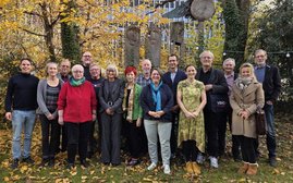LV-Treffen Teilnehmer/-innen Menschen in einem garten