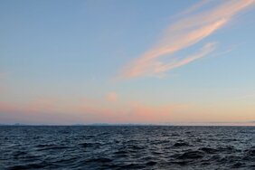 Meer mit Sonnenuntergang