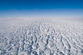 Massive Spaltenregionen vom 79°N Gletscher im Juli 2018