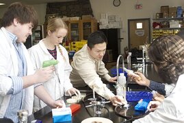 Studenten im Labor