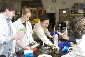 Studenten im Labor