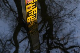 Beispielfoto: Der Wasserstand kann natürlicherweise oder menschengemacht schwanken. 