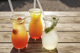 Limonade in Gläsern