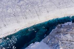 Tiefer See auf Gletscher