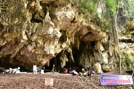 Die Höhle Leang Panninge (‘Fledermaushöhle‘) auf der südlichen Halbinsel von Sulawesi