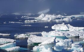 Eisblöcke im Meer