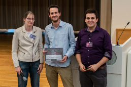 Verleihung des GASB PhD Preises an Dr. Thomas Schwander (Mitte) durch GASB Schirmherrin Prof. Dr. Anke Becker (Links) und Nicolas Krink, GASB Vorstandsvorsitzender (rechts).